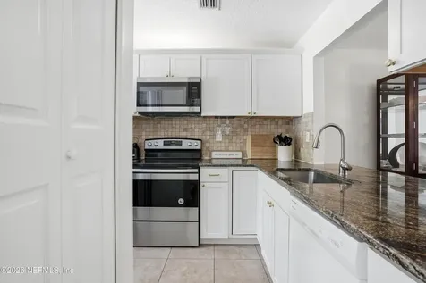 7701 Baymeadows Circle W Jacksonville FL 32256
