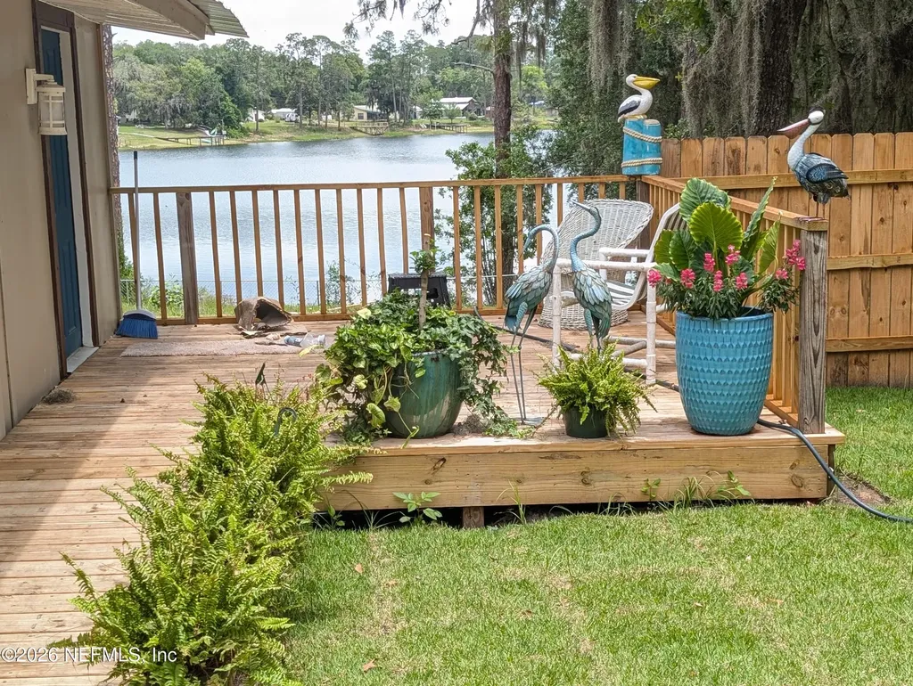220 Mirror Lake Drive Interlachen FL 32148
