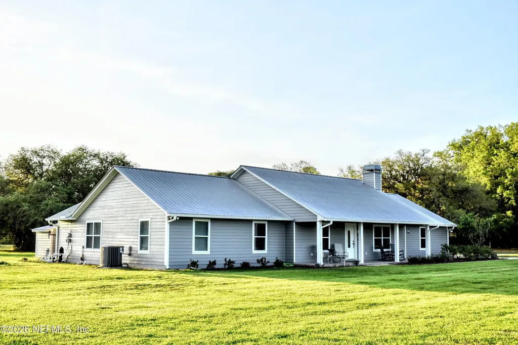 611 E State Road 100 San Mateo FL 32187