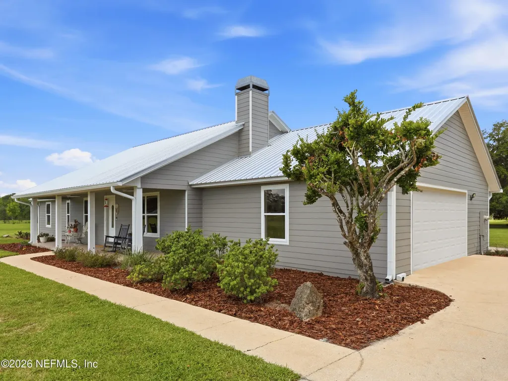 611 E State Road 100 San Mateo FL 32187