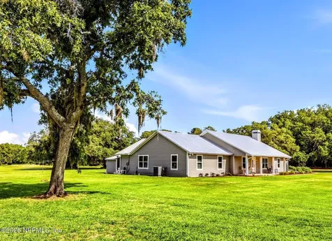 611 E State Road 100 San Mateo FL 32187