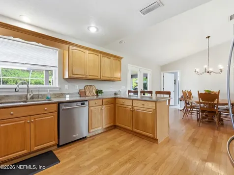 611 E State Road 100 San Mateo FL 32187