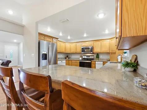 611 E State Road 100 San Mateo FL 32187