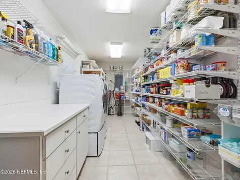 611 E State Road 100 San Mateo FL 32187