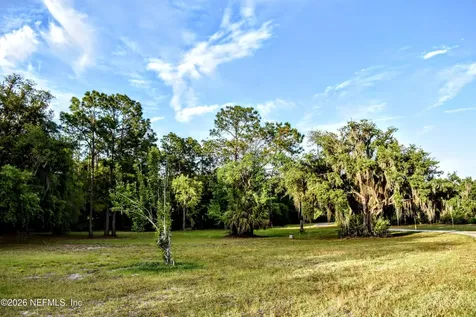 611 E State Road 100 San Mateo FL 32187