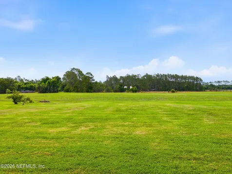 611 E State Road 100 San Mateo FL 32187