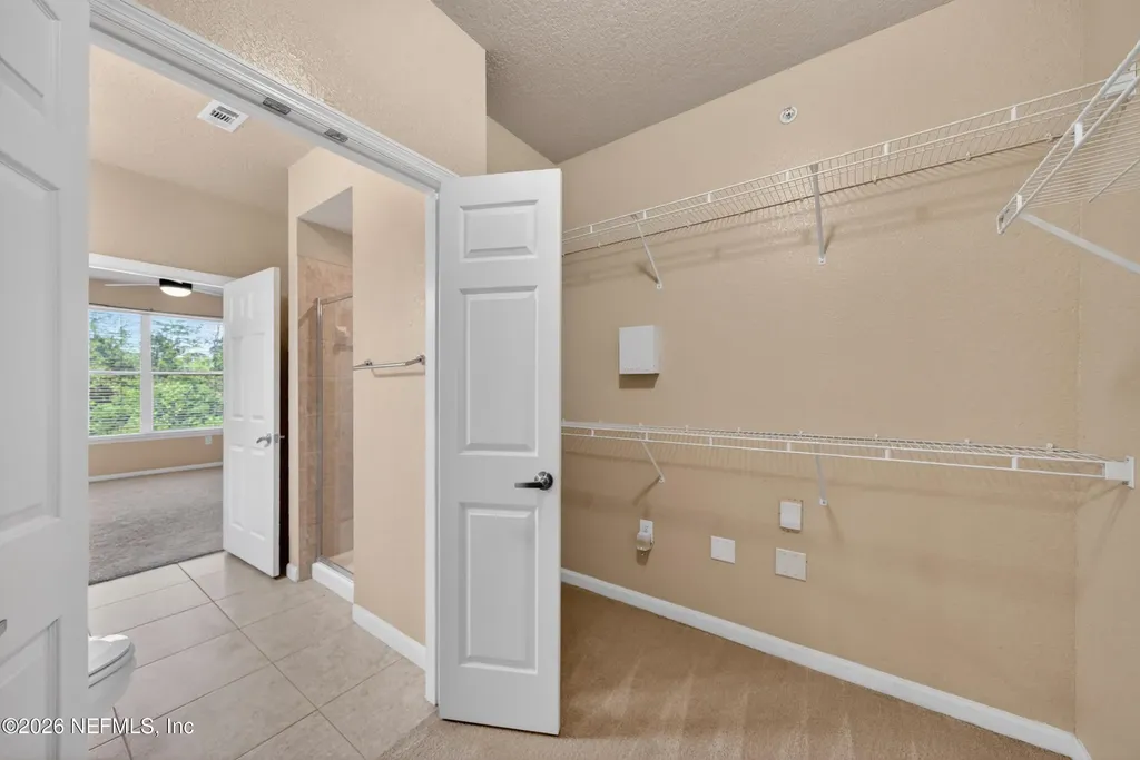 8539 Gate Parkway W Jacksonville FL 32216