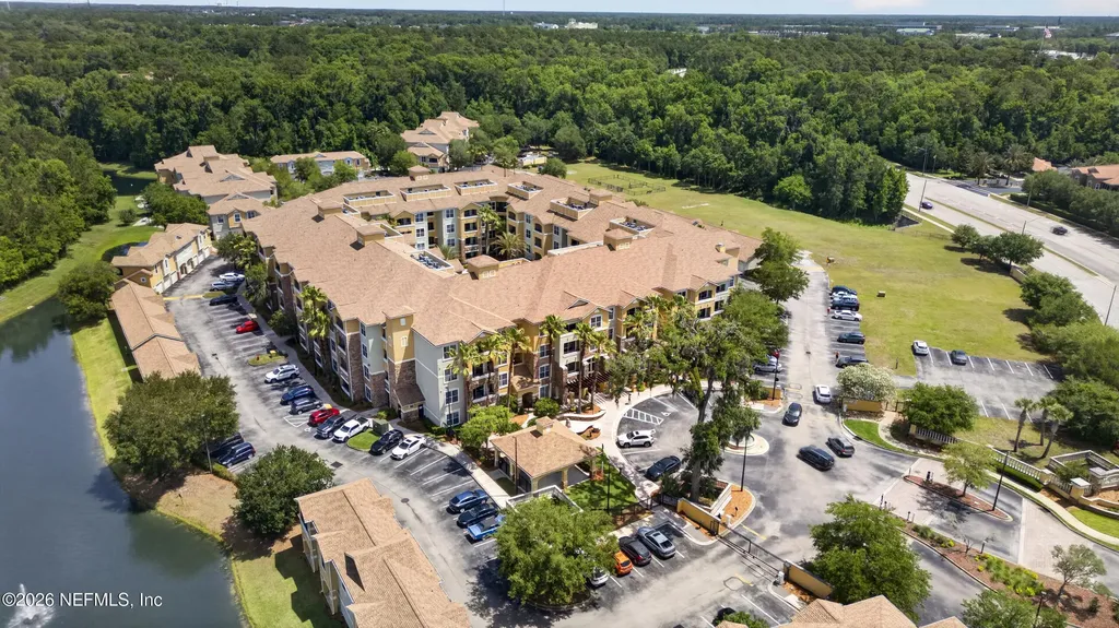 8539 Gate Parkway W Jacksonville FL 32216