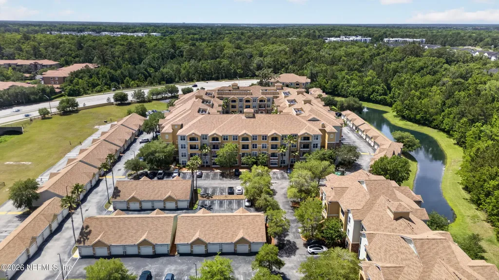 8539 Gate Parkway W Jacksonville FL 32216