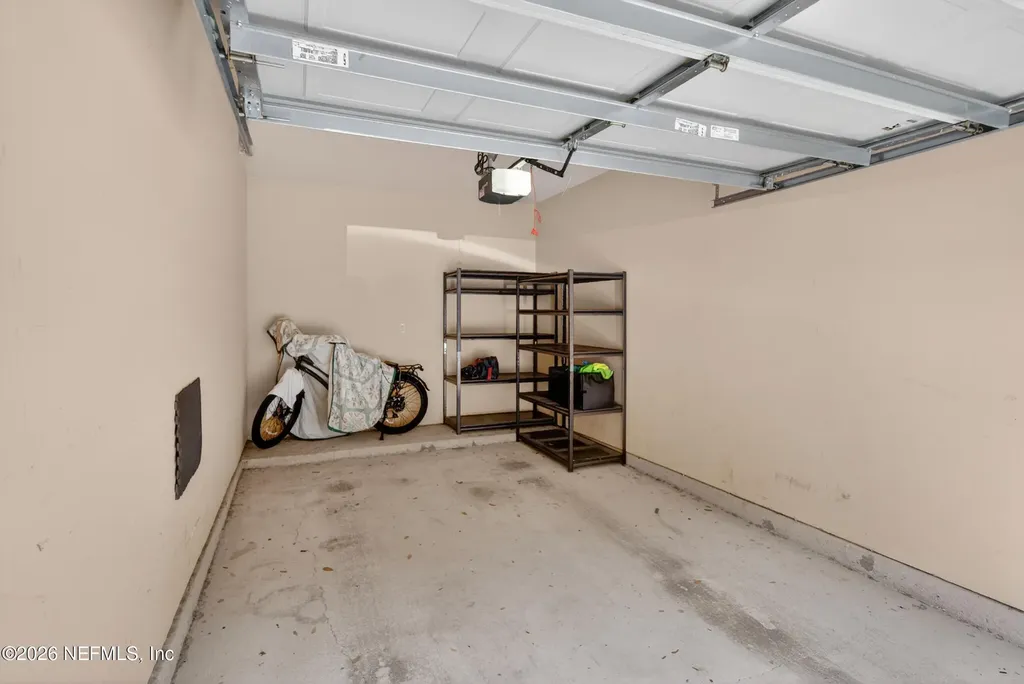8539 Gate Parkway W Jacksonville FL 32216