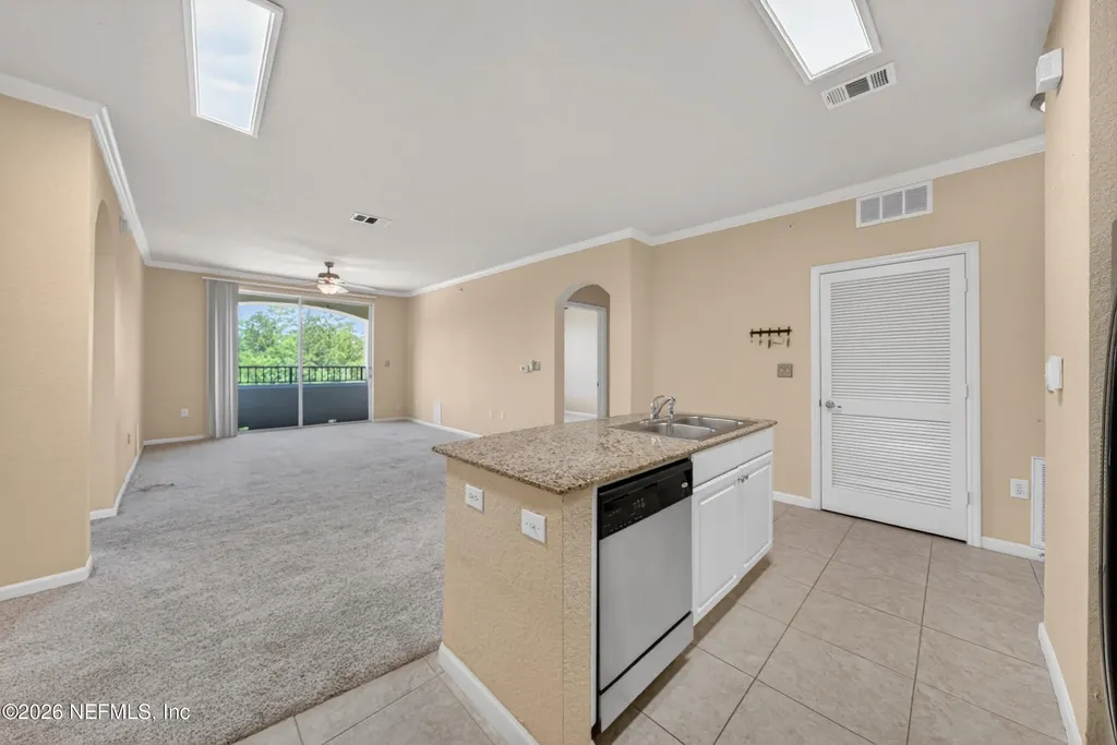 8539 Gate Parkway W Jacksonville FL 32216