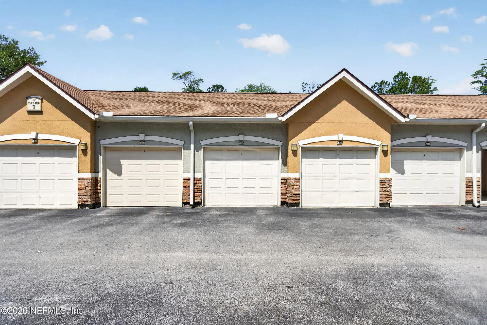 8539 Gate Parkway W Jacksonville FL 32216
