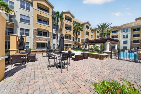 8539 Gate Parkway W Jacksonville FL 32216