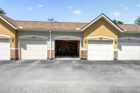 8539 Gate Parkway W Jacksonville FL 32216