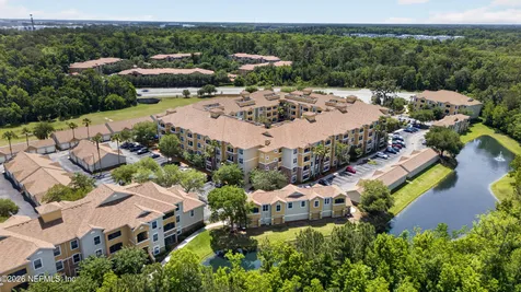 8539 Gate Parkway W Jacksonville FL 32216