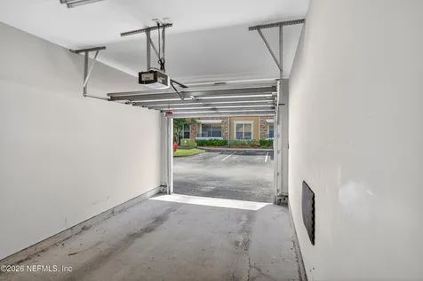8539 Gate Parkway W Jacksonville FL 32216