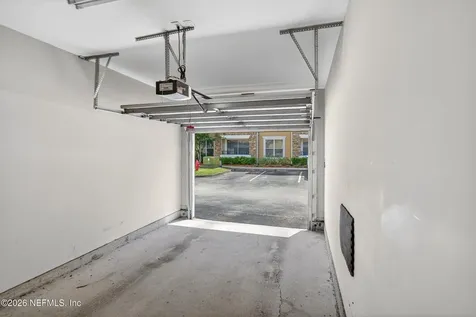 8539 Gate Parkway W Jacksonville FL 32216