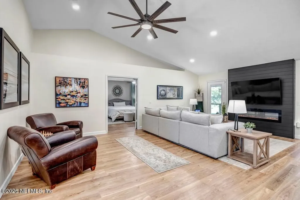 1929 Village Trail Way Jacksonville FL 32259