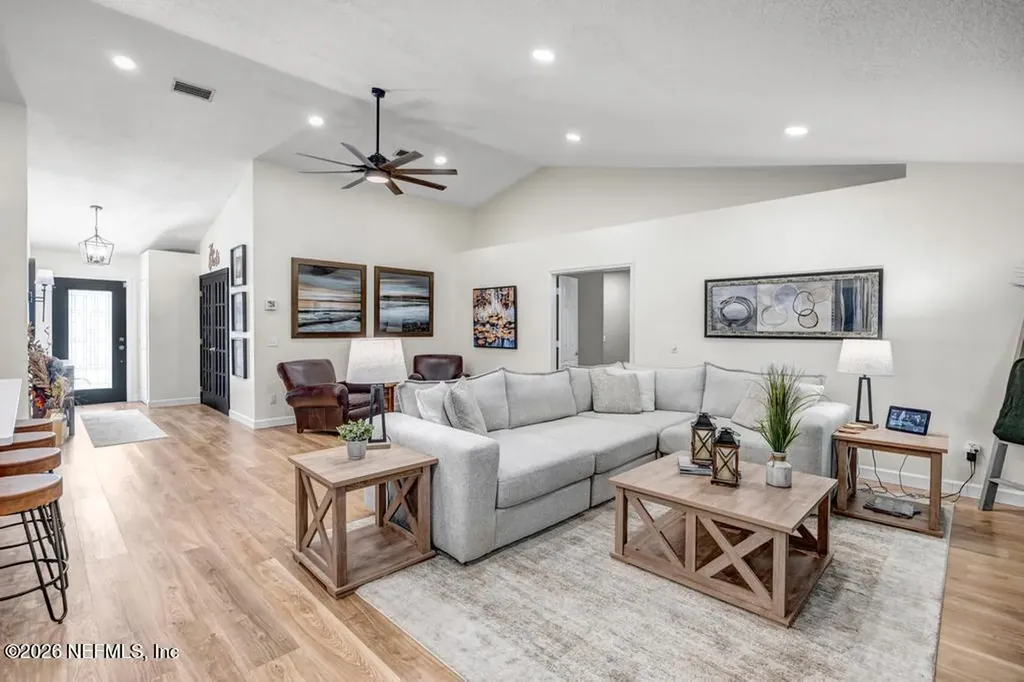 1929 Village Trail Way Jacksonville FL 32259