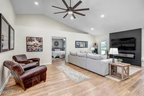 1929 Village Trail Way Jacksonville FL 32259