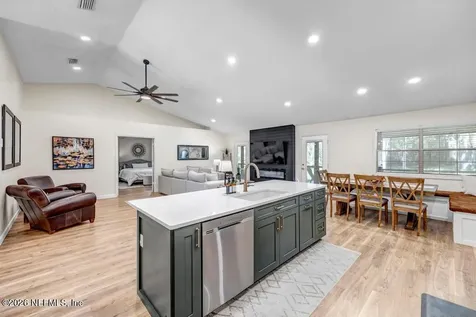 1929 Village Trail Way Jacksonville FL 32259