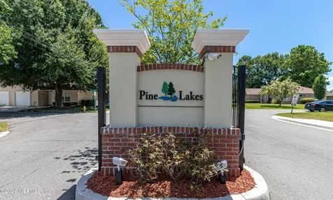15694 Chir Pine Drive Jacksonville FL 32218