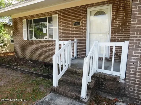 5932 Jaguar Drive W Jacksonville FL 32244
