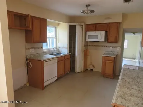 5932 Jaguar Drive W Jacksonville FL 32244
