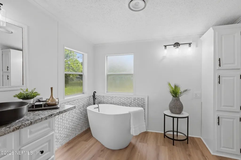 138 Thomas Avenue Jacksonville FL 32218