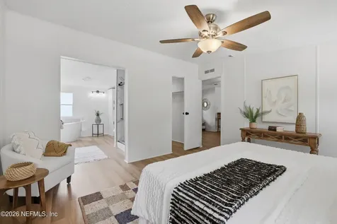 138 Thomas Avenue Jacksonville FL 32218