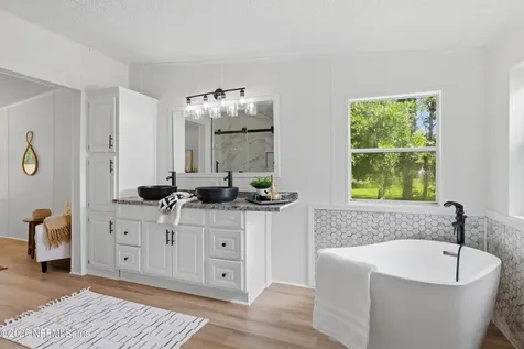 138 Thomas Avenue Jacksonville FL 32218