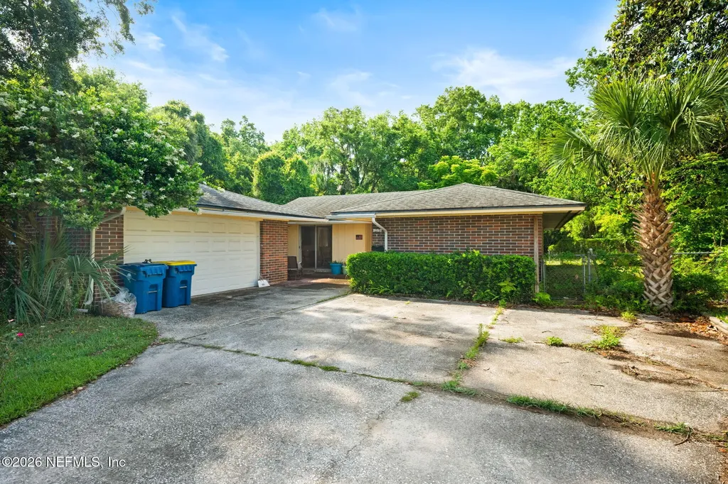 1215 Lamanto Avenue E Jacksonville FL 32211