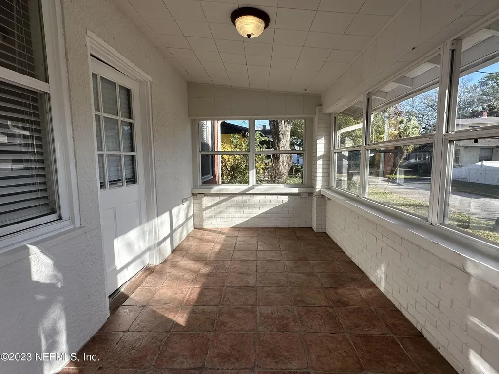 1824 Perry Place Jacksonville FL 32207