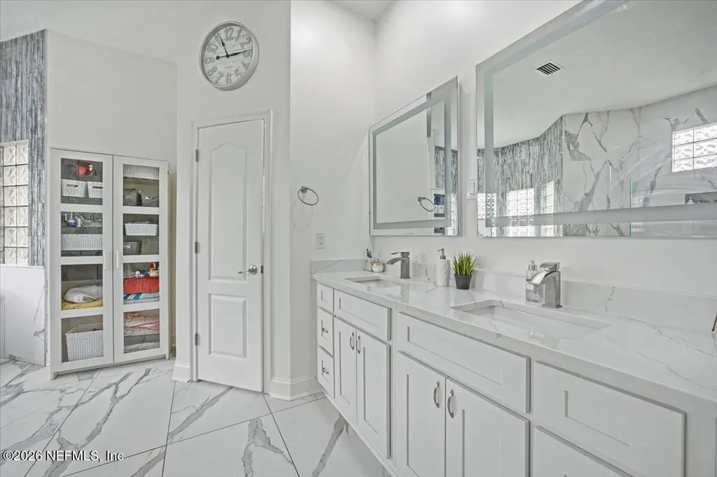 8219 Chester Lake Road N Jacksonville FL 32256