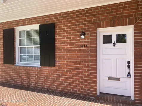 1271 Belmont Terrace Jacksonville FL 32207