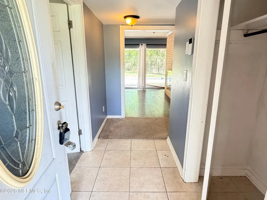 1806 Memory Lane Jacksonville FL 32210