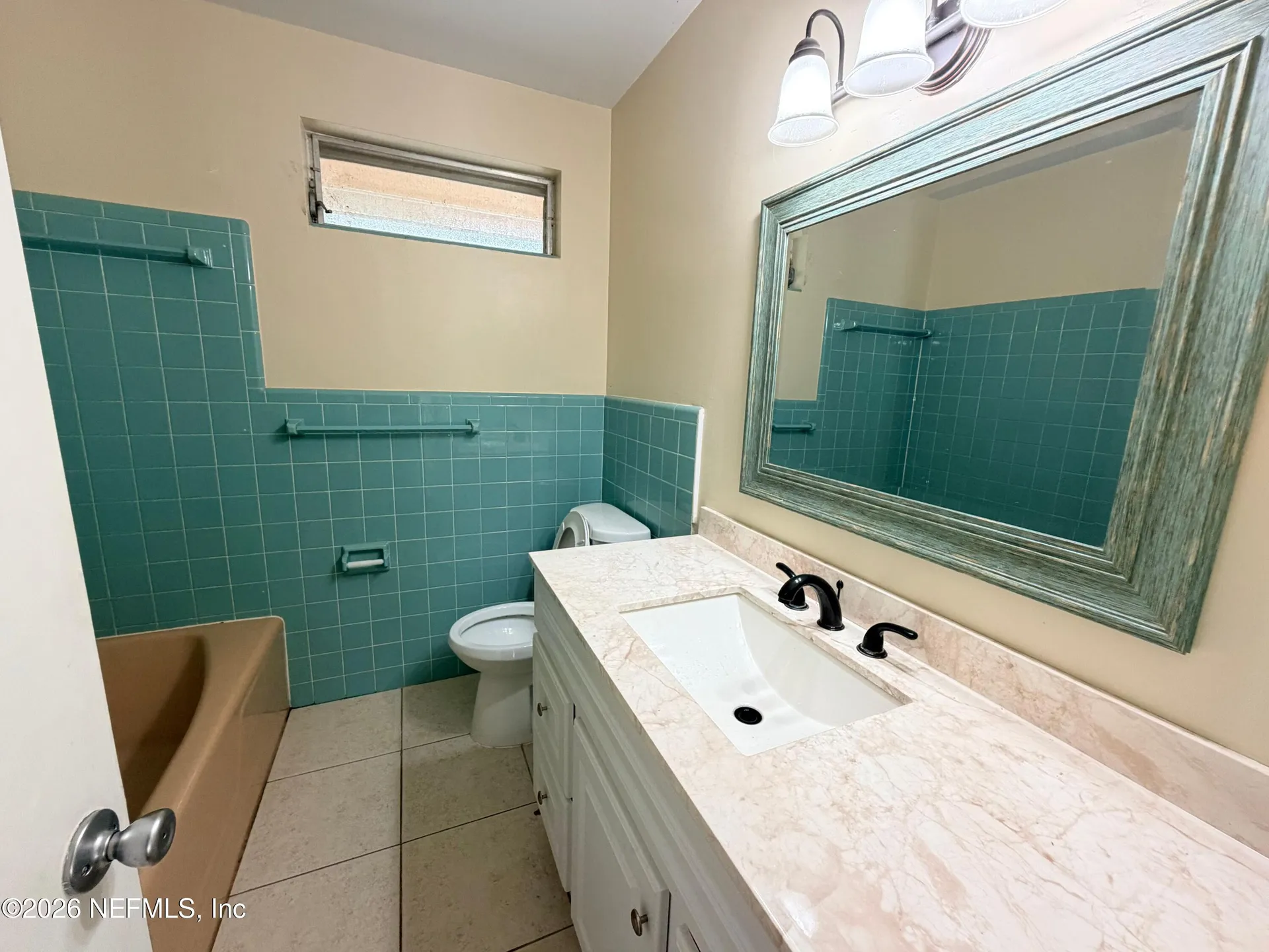 1806 Memory Lane Jacksonville FL 32210