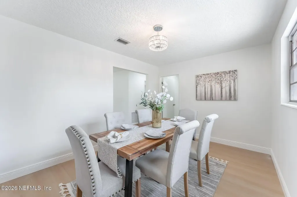 8460 Lynda Sue Lane W Jacksonville FL 32217