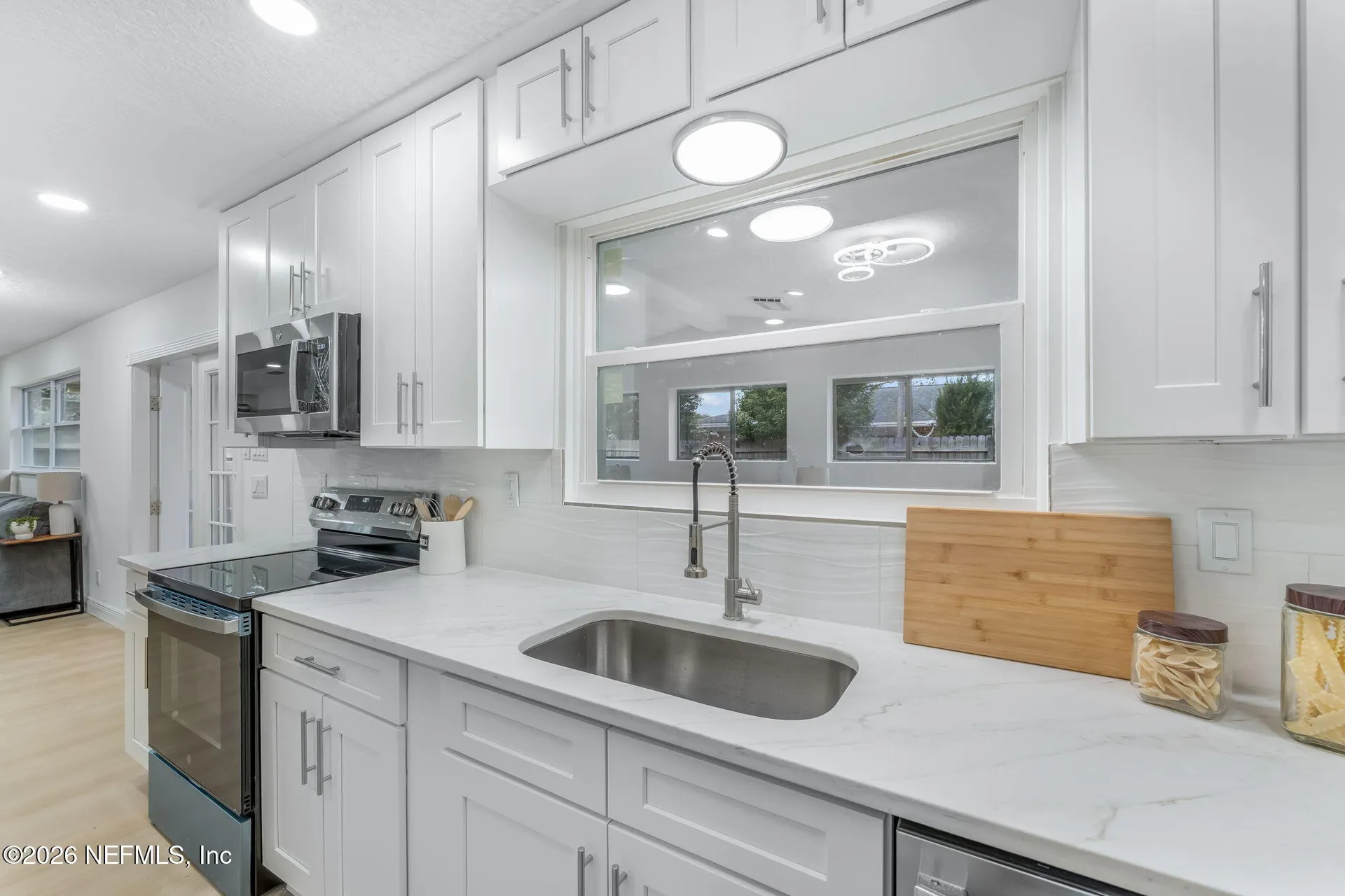 8460 Lynda Sue Lane W Jacksonville FL 32217