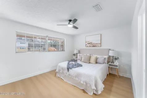 8460 Lynda Sue Lane W Jacksonville FL 32217