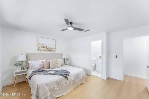 8460 Lynda Sue Lane W Jacksonville FL 32217