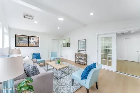 8460 Lynda Sue Lane W Jacksonville FL 32217