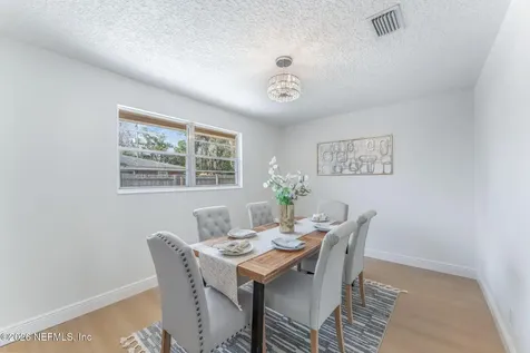 8460 Lynda Sue Lane W Jacksonville FL 32217