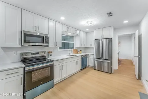 8460 Lynda Sue Lane W Jacksonville FL 32217
