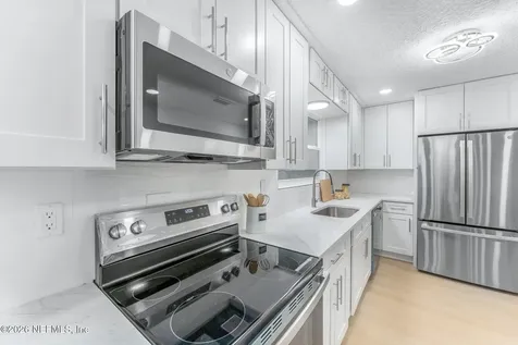 8460 Lynda Sue Lane W Jacksonville FL 32217