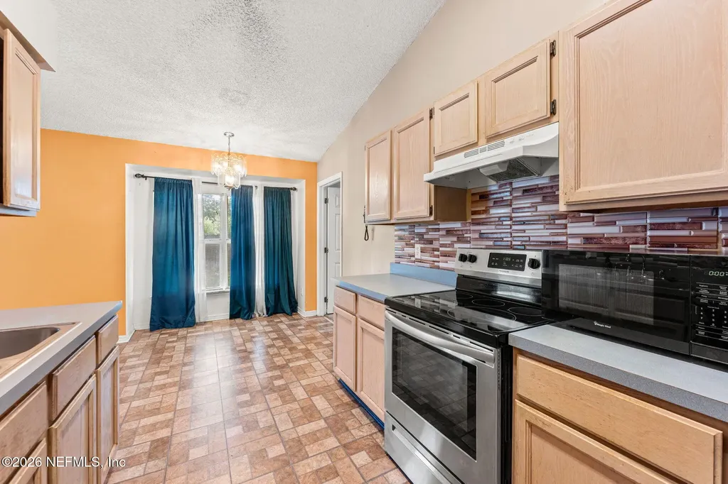 8076 Cumberland Gap Trail N Jacksonville FL 32244