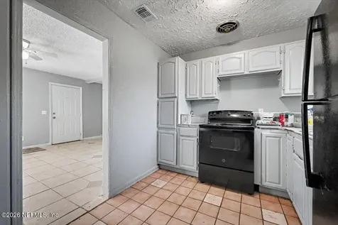 9504 Waynesboro Avenue Jacksonville FL 32208