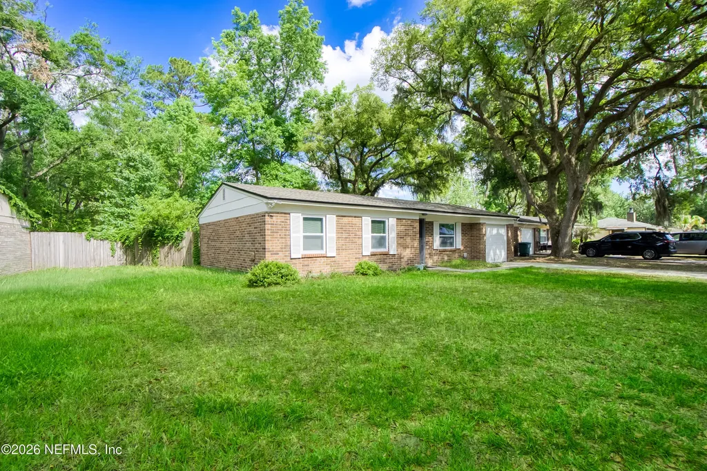 11467 Gwynford Jacksonville FL 32223