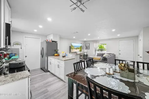 11467 Gwynford Jacksonville FL 32223