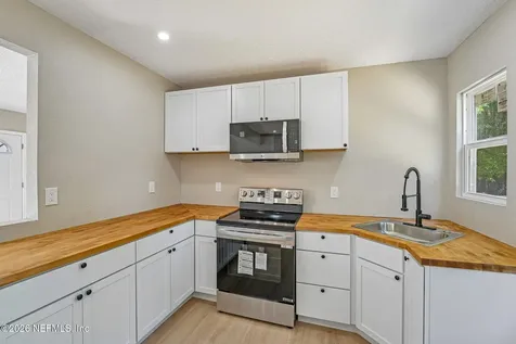547 W 49th Street Jacksonville FL 32208